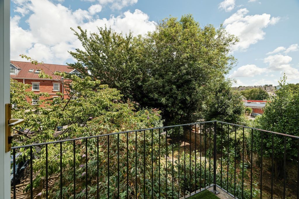 Property photo 3 of 13 Balcony
