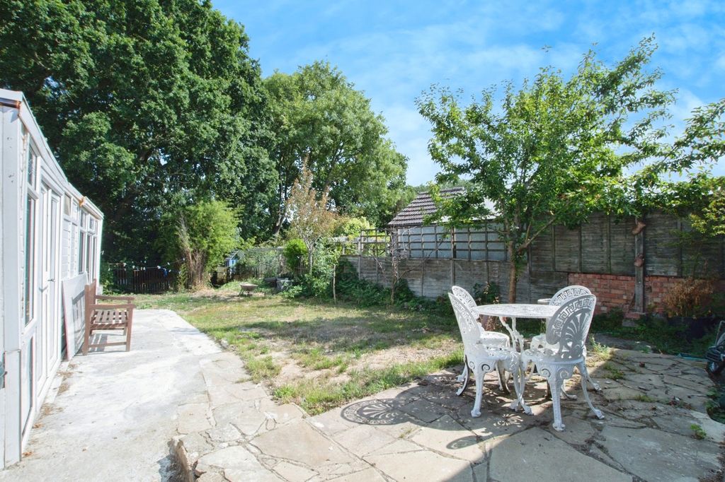 Property photo 2 of 17 Photo