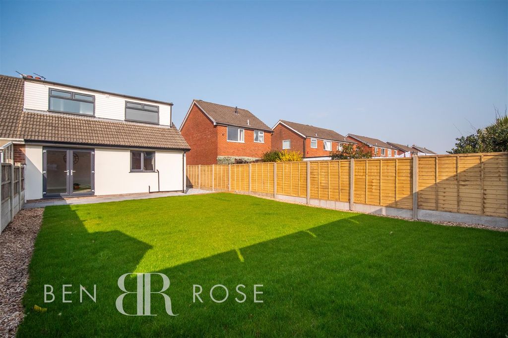 Property photo 2 of 22 Garden