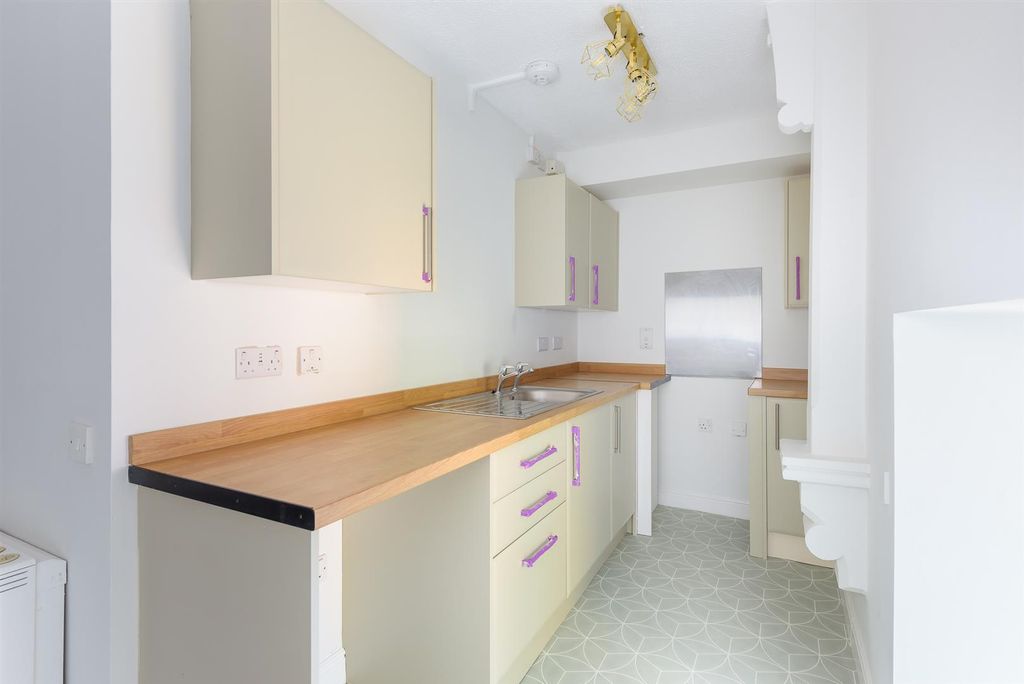 Property photo 2 of 11 Untitled (5 Of 9).Jpg