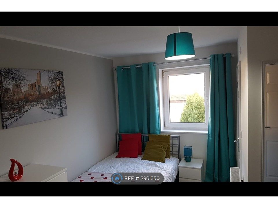 Property photo 2 of 6 Studio Room 5