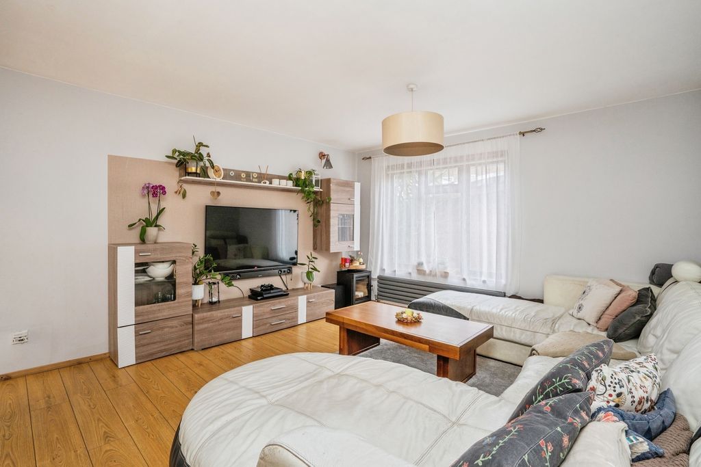 Property photo 2 of 18 Pbox-Img.Jpg