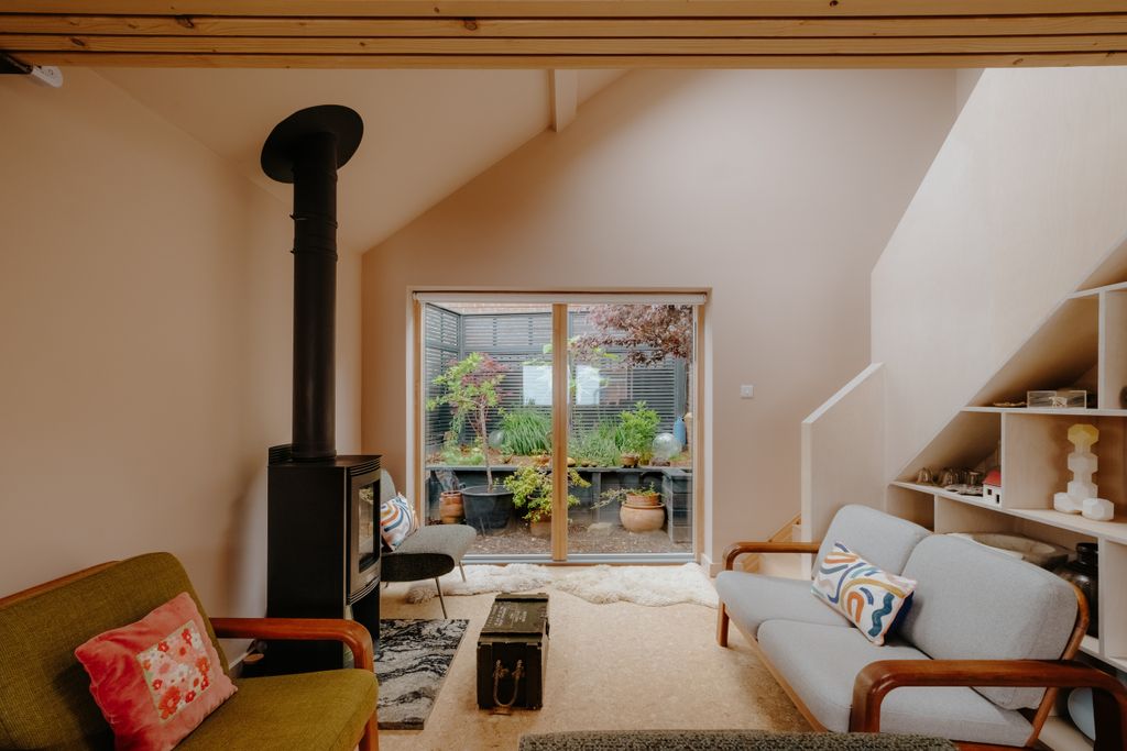 Property photo 1 of 25 Croft-Hastings-Strongspassage-Interior-2