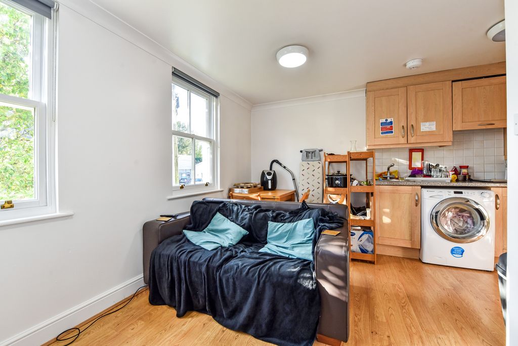 Property photo 2 of 11