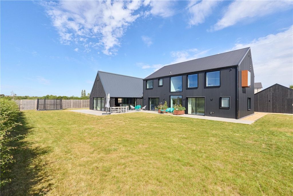 Property photo 1 of 32 Picture No. 27
