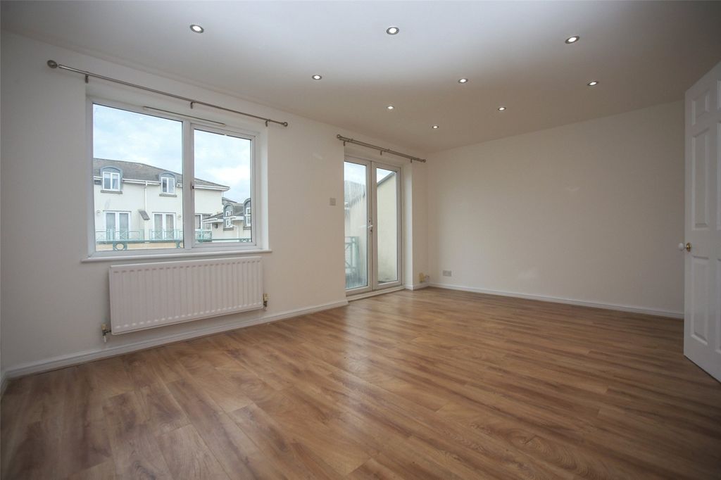 Property photo 1 of 17 Picture No. 08