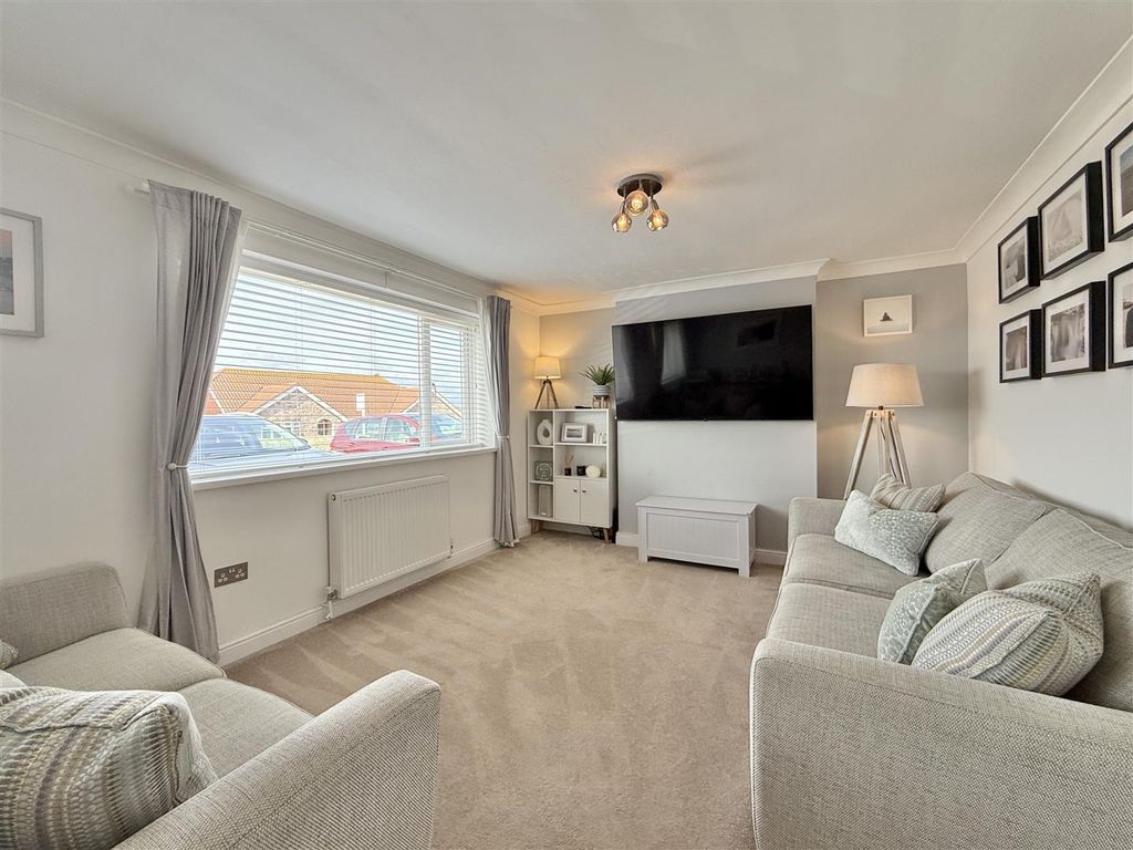 Property photo 3 of 23 Lounge Area.Jpg