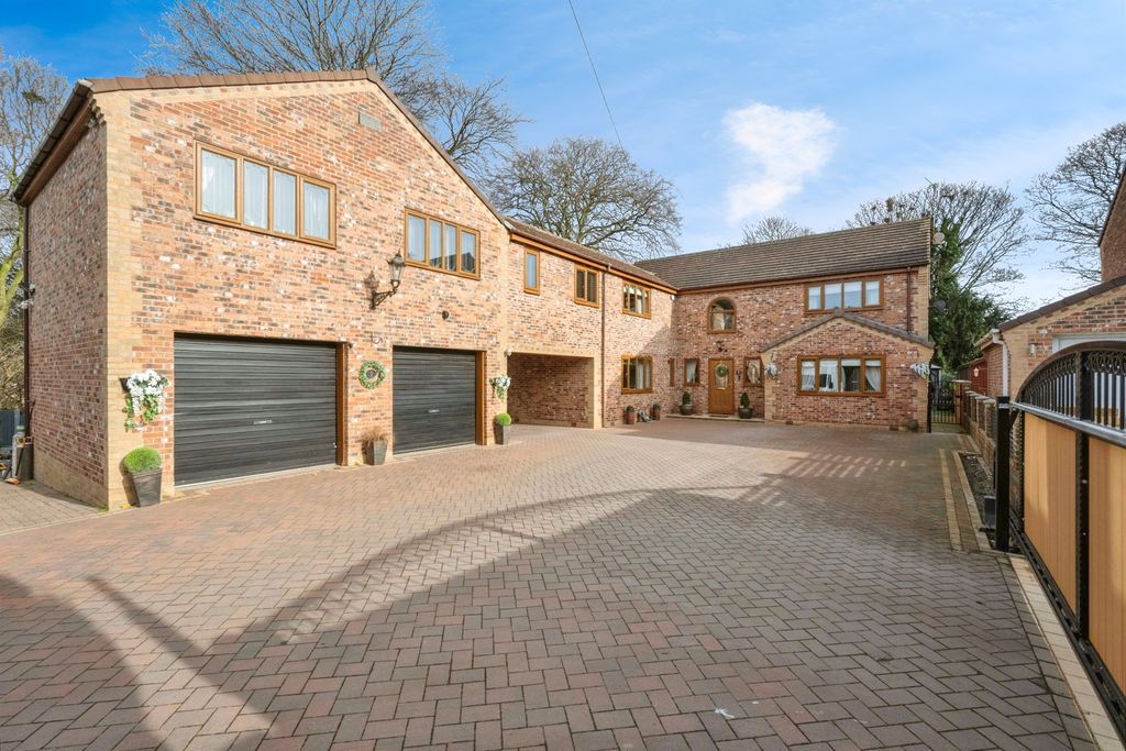 Property photo 1 of 25