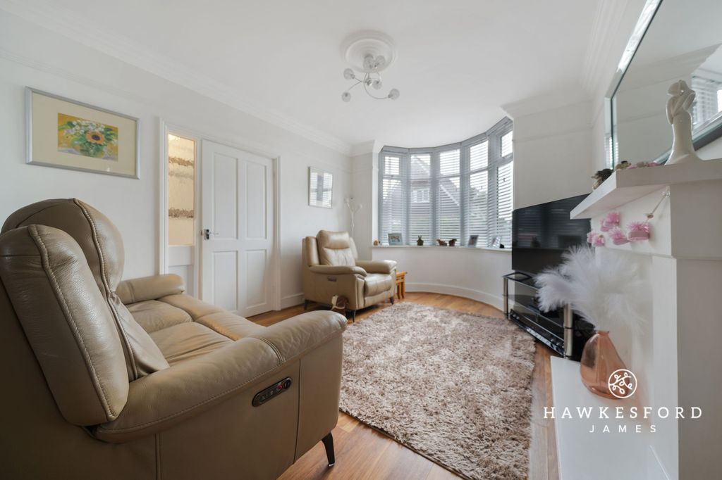 Property photo 3 of 18 Harvey Road, Gillingham - Lounge