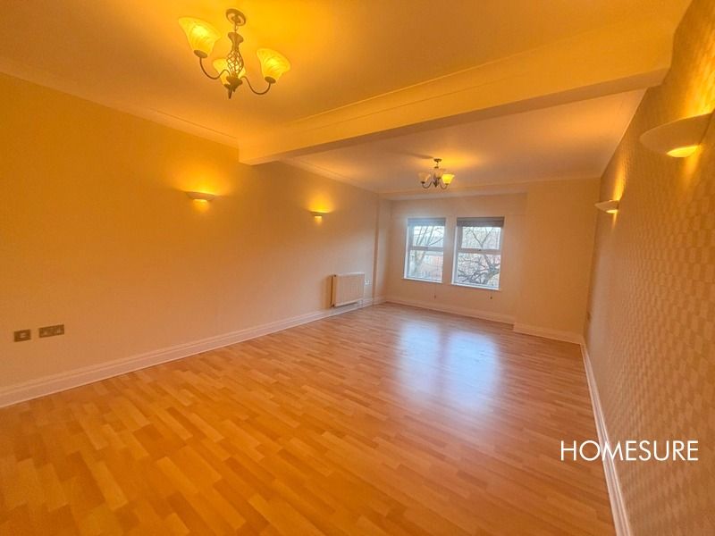 Property photo 3 of 20 Lounge