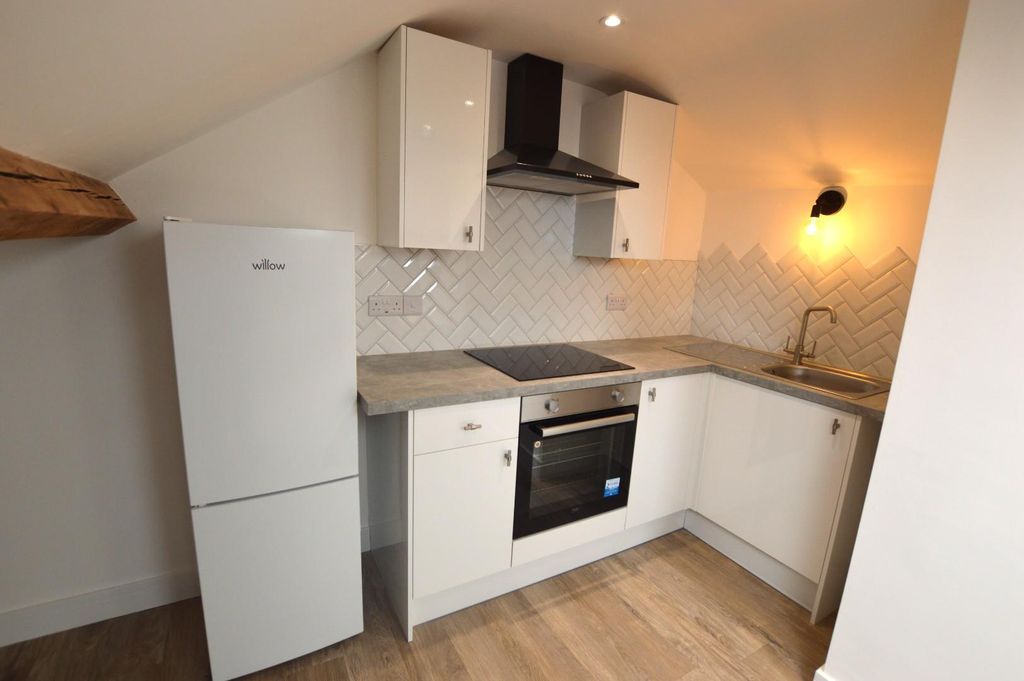 Property photo 1 of 4 Kitchen