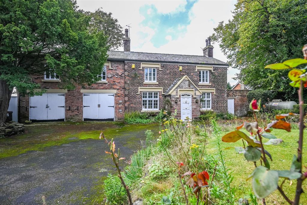 Property photo 1 of 32