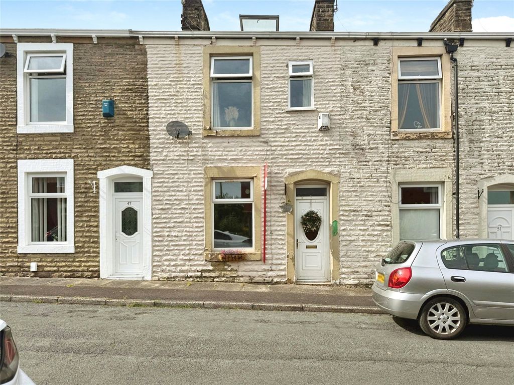 Property photo 1 of 16 External