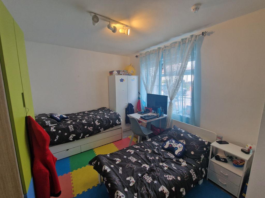 Property photo 3 of 15