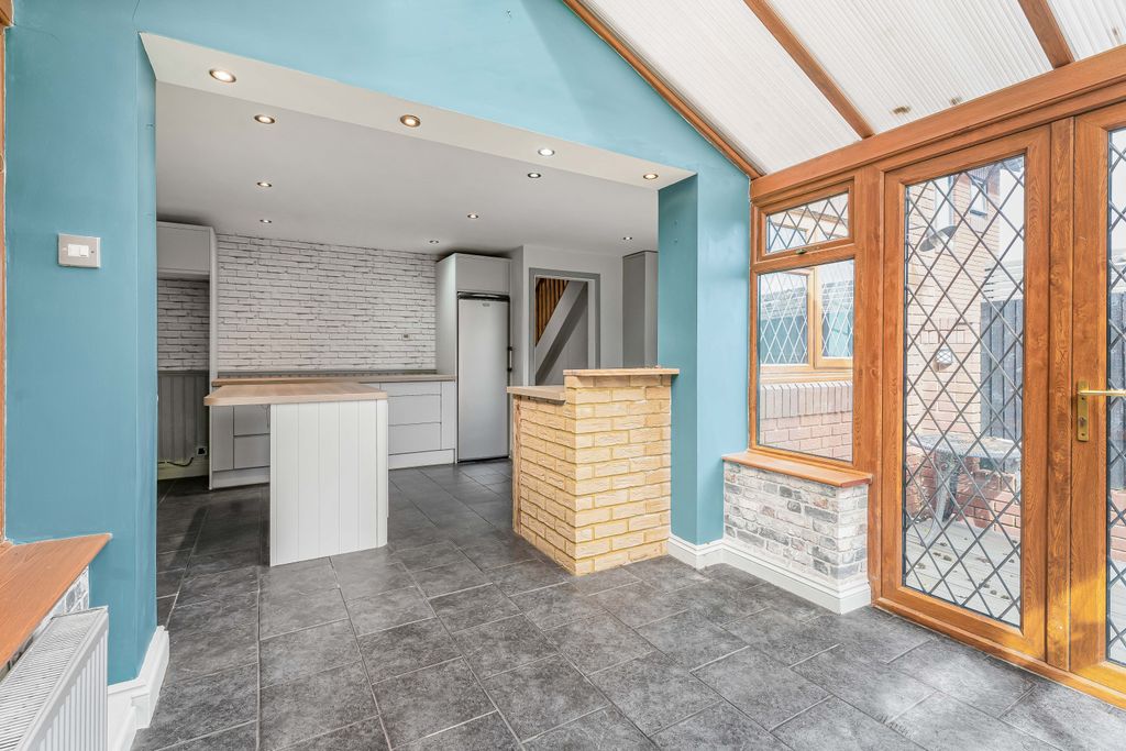 Property photo 2 of 19 Kitchen/Breakfast Room