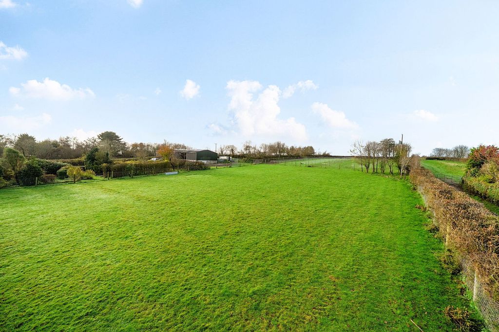 Property photo 2 of 24