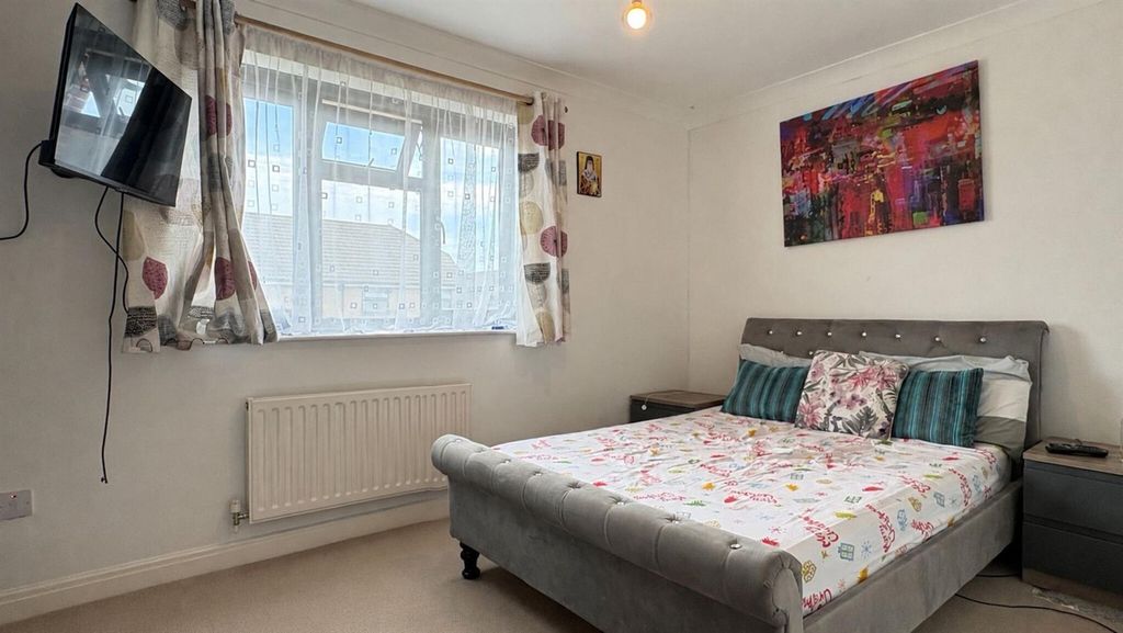 Property photo 3 of 13 6A1832Aa3A5c732388A21805_2E7B765A7B511975F58A474Af