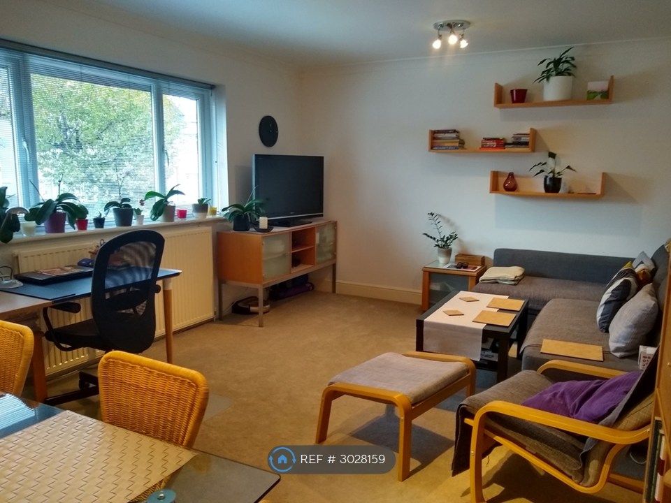 Property photo 2 of 18 Lounge