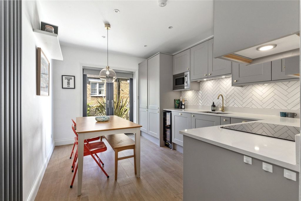 Property photo 2 of 12 Picture No. 27