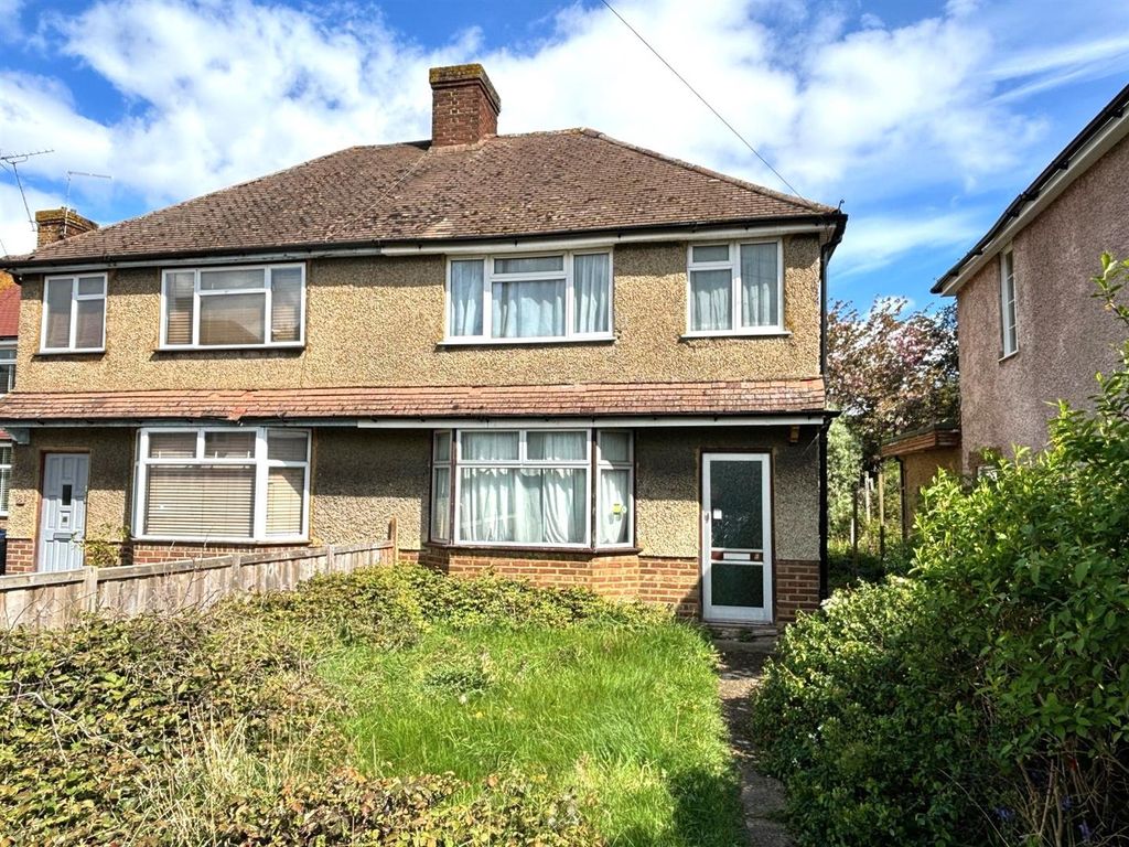 Property photo 1 of 10 Front