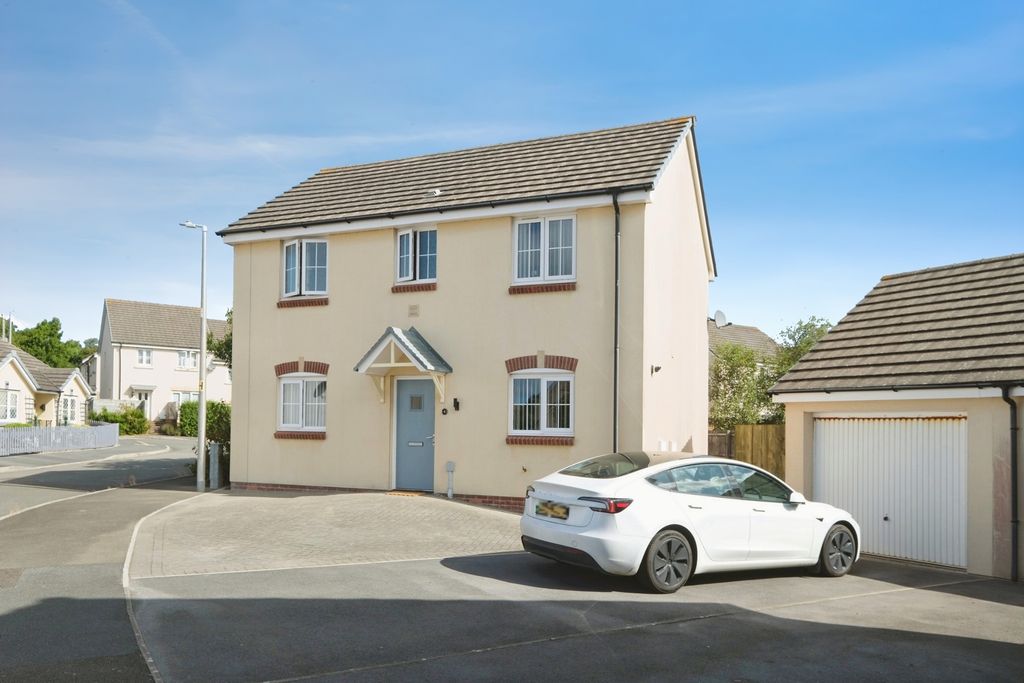 Property photo 1 of 18 Pbox-Img.Jpg