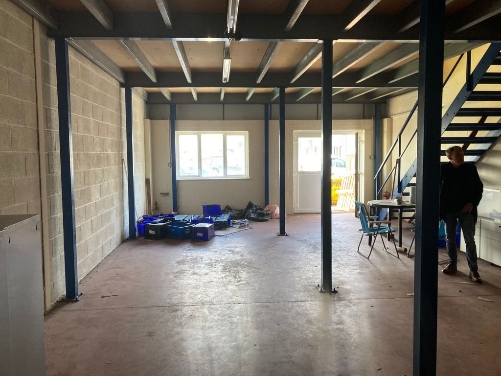 Property photo 3 of 5 Photo 5