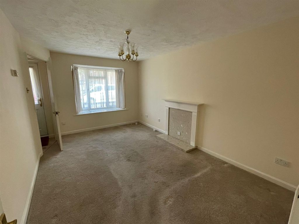 Property photo 2 of 12 A692B933-B260-4098-895c-9d5306B35069.Jpeg