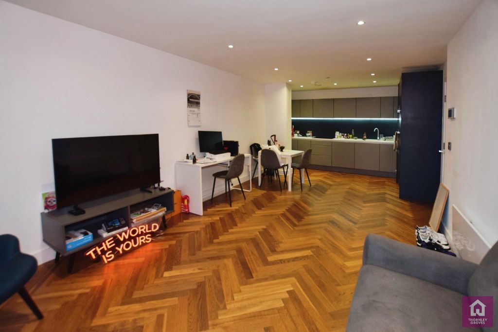 Property photo 2 of 23 Picture No. 25