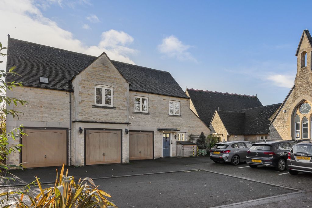 Property photo 1 of 21 External