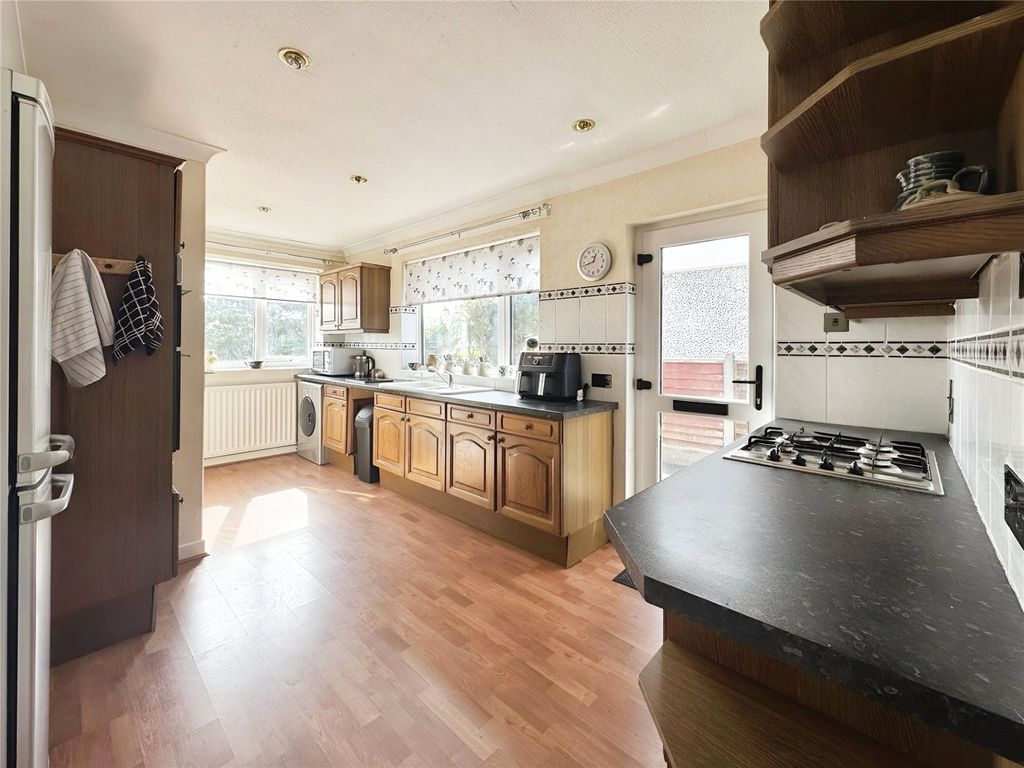 Property photo 3 of 12 Kitchen