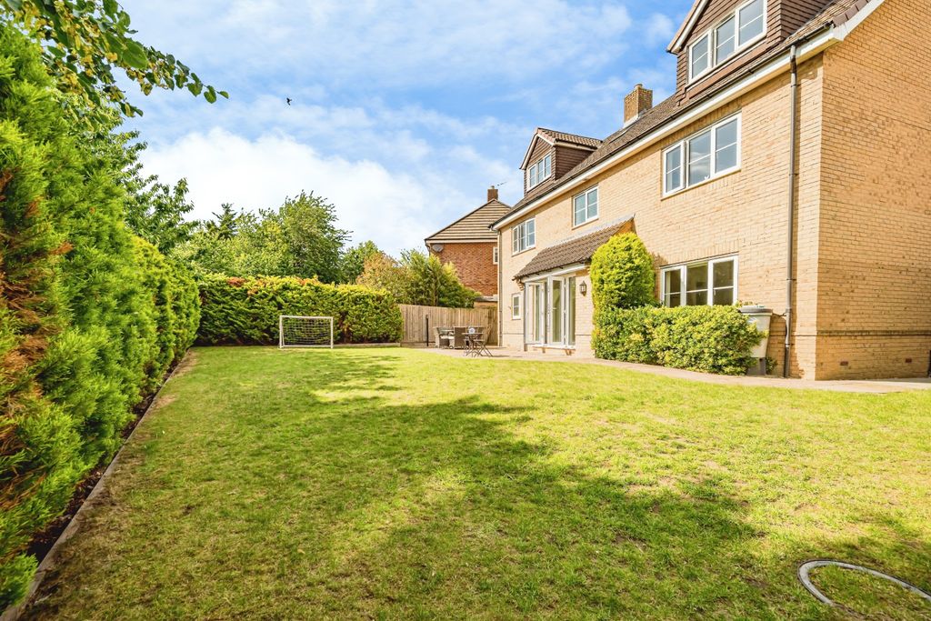 Property photo 2 of 30 Rear Garden