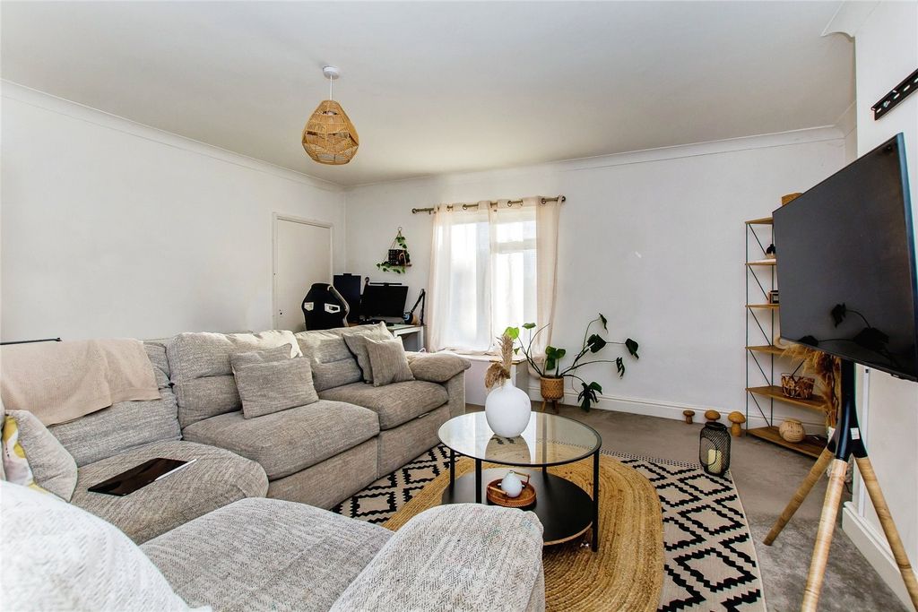 Property photo 2 of 9 Picture No. 20