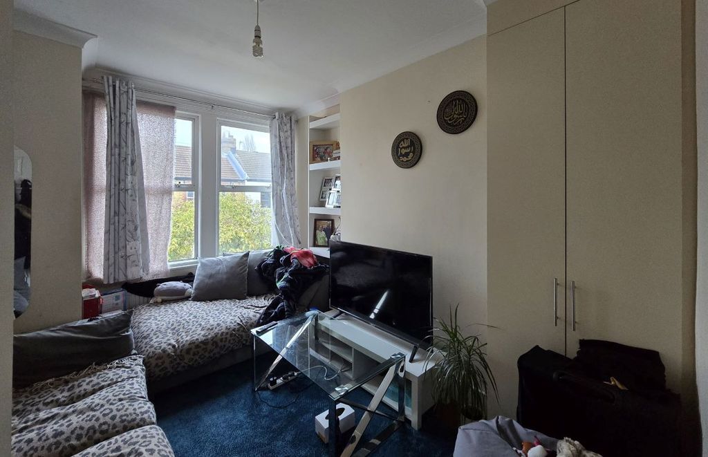 Property photo 2 of 9