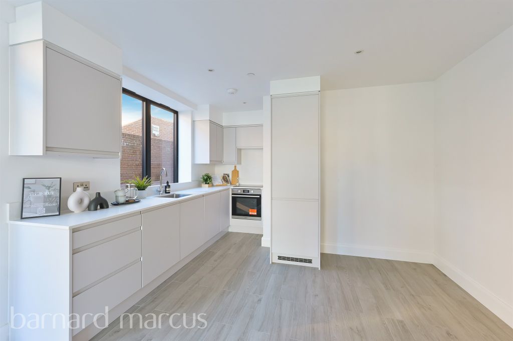 Property photo 3 of 6 Kitchen