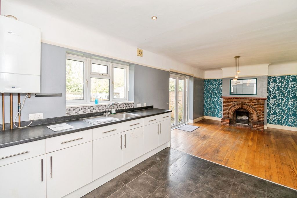 Property photo 3 of 16 Pbox-Img.Jpg