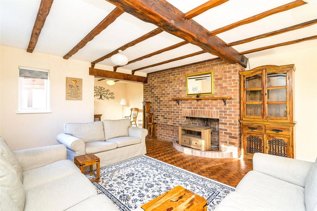 Property photo 2 of 28 Sitting Room