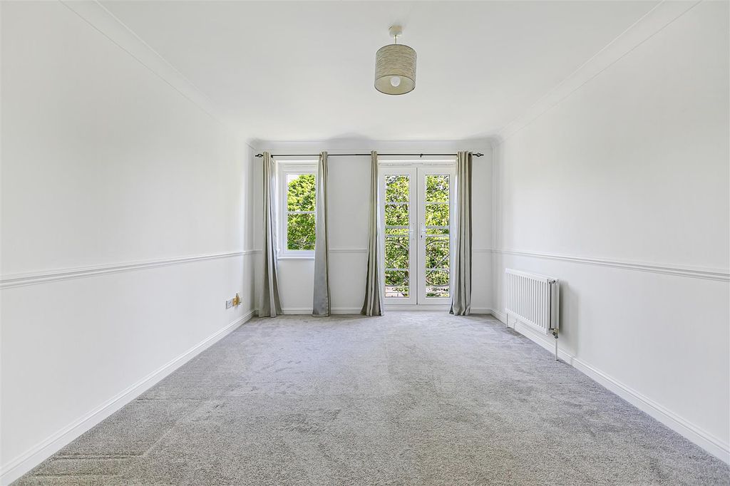 Property photo 3 of 14 14_83028.Jpg