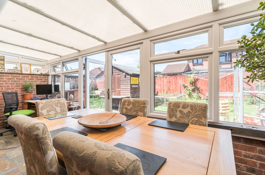 Property photo 2 of 14 3131642446868108d730233