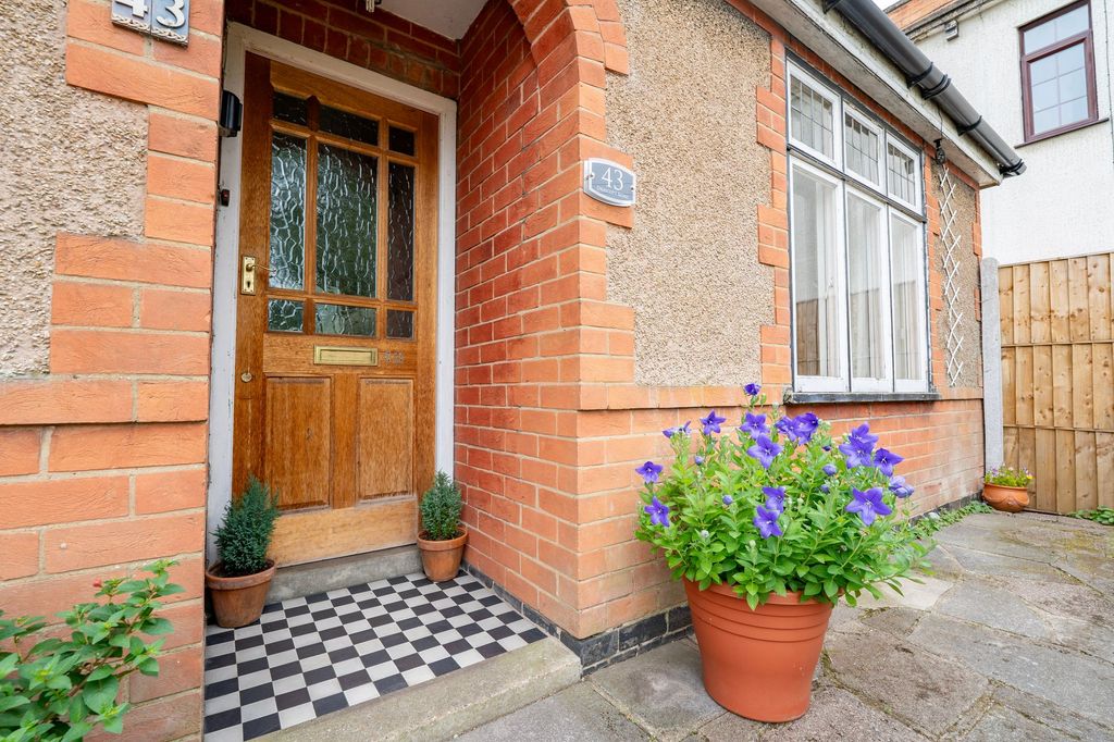 Property photo 2 of 18