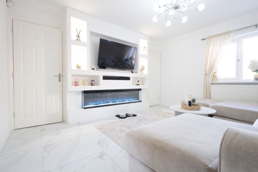 Property photo 3 of 23