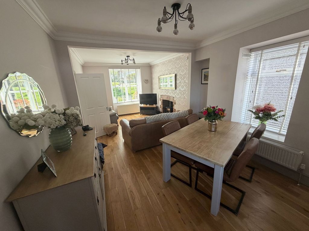 Property photo 3 of 25