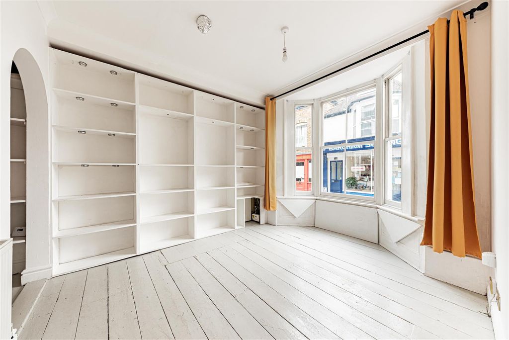 Property photo 3 of 11 L J Imaging-2.Jpg
