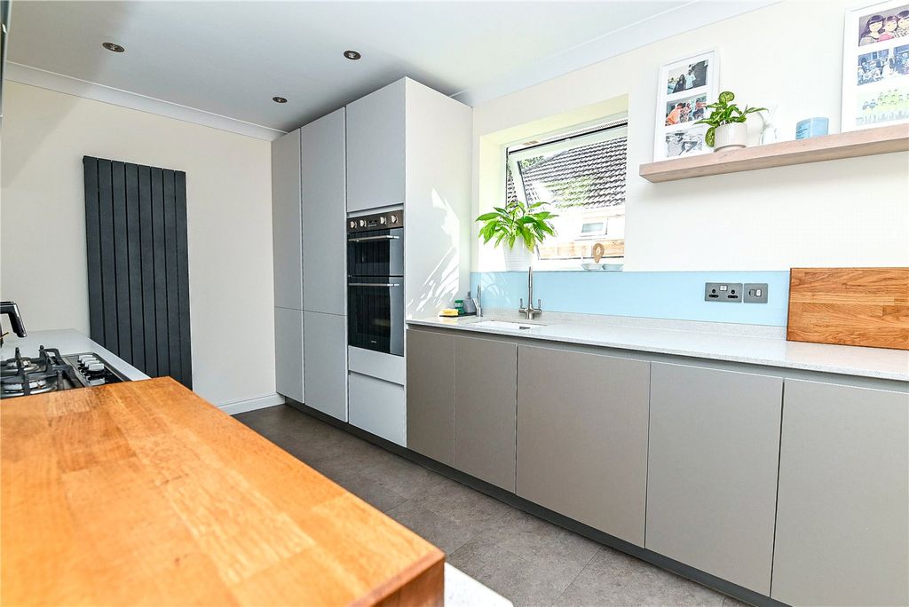 Property photo 2 of 19 Picture No. 04