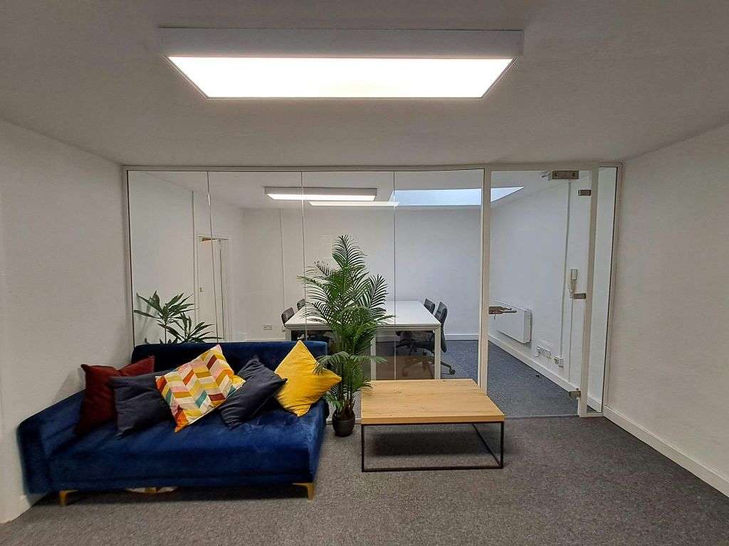 Property photo 2 of 13 64396A256780459Aa5528B39Fe42c8F6.Jpg