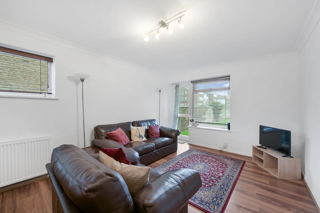 Property photo 2 of 11