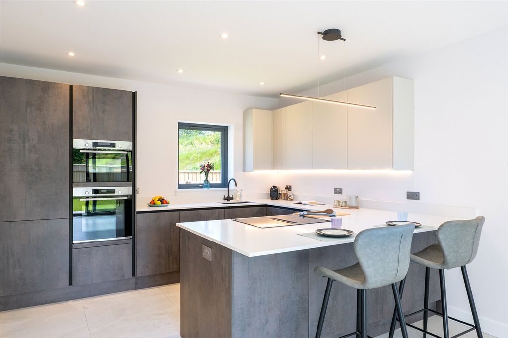 Property photo 3 of 13 Kitchen