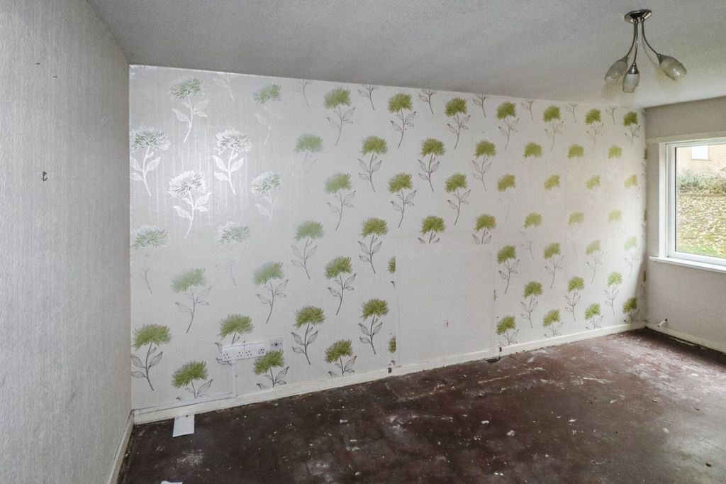 Property photo 3 of 16 62 Firthcliffe Road, Liversedge, West Yorkshire, Wf15 6Hf