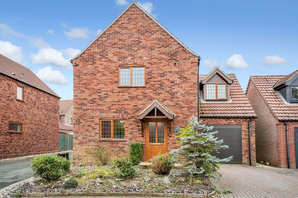 Property photo 1 of 33