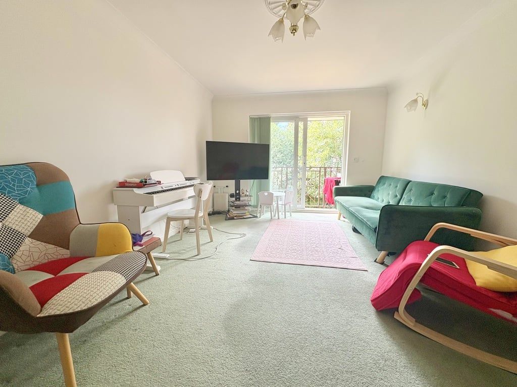 Property photo 2 of 17
