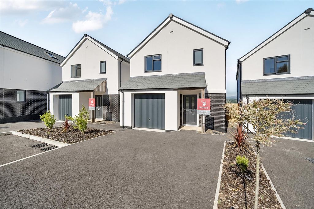 Property photo 1 of 15 1298193-1-682F49B98Eca3-Arw_1.Jpg